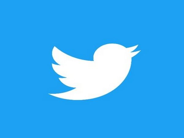 Twitter Blue subscribers can now edit tweets
