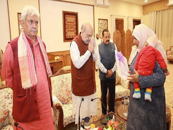 J-K: Amit Shah meets family members of soldiers who lost their lives in line of duty 