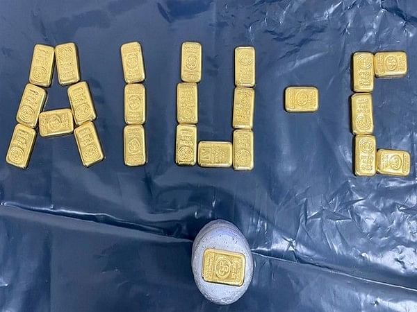 Gold worth Rs 4 cr seized at Hyderabad airport