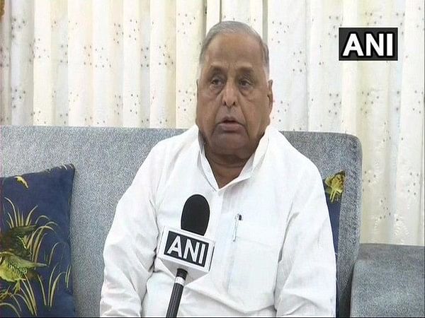 Mulayam Singh maintaining vitals on life-saving drugs: Gurugram hospital