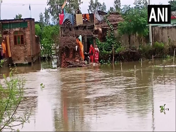 Uttar Pradesh: Disaster Relief Officials Continue Rescue Ops In Flood ...