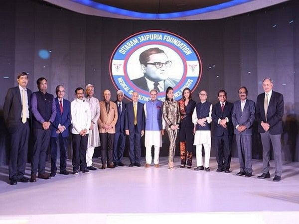 Sitaram Jaipuria Foundation felicitates doctors at the Medical and Healthcare Excellence Awards 2022; Celebrating Life Savers
