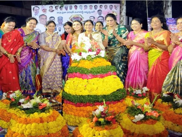 Zilla Parishad Chairperson Patlolla Manjusree Jaipal Reddy hosts Bathukamma Celebrations at ZP Head Office, Sangareddy