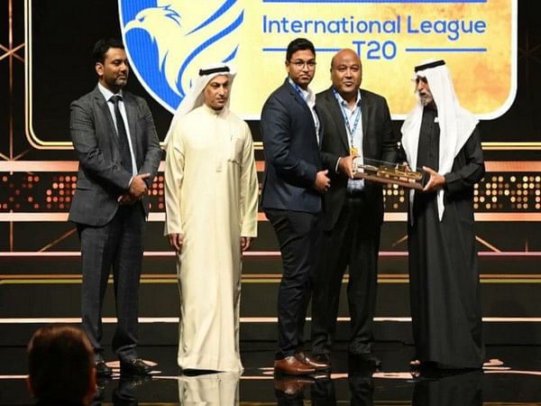 UAE Cricket chairman presents ILT20 franchise owners with golden bats ...