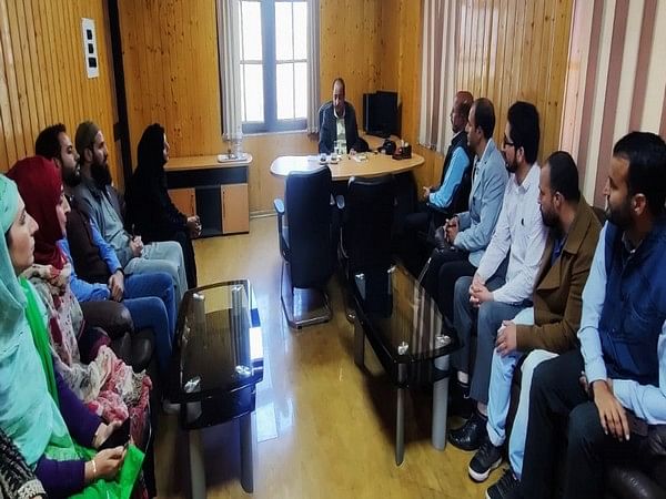 Director JKEDI reviews functioning of Centre for Women Entrepreneurship in Srinagar