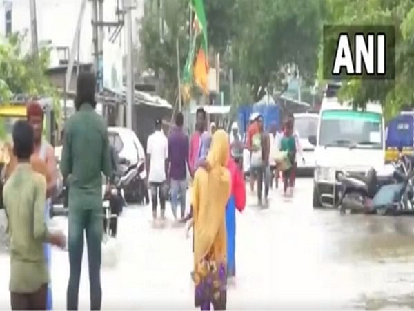 Mandya: Overflowing lake water triggered by rain floods Bengaluru-Mysore highway and residential areas
