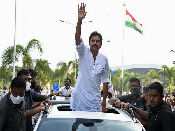 Tension erupted in Vizag Airport after Pawan Kalyan fans reportedly pelted stones at YSRCP leaders' cars