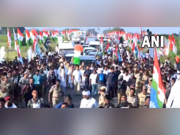 Congress Bharat Jodo Yatra enters Andhra Pradesh, Rahul Gandhi resumes march from Kurnool