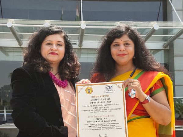 AICTE confers award for the best industry-linked institute to Parul Institute of Engineering and Technology Diploma Studies