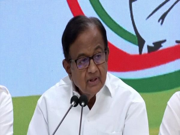 Chidambaram suggests PM to meet top economists to manage rupee depreciation