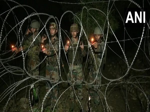 J-K: Army soldiers celebrate Diwali in Akhnoor