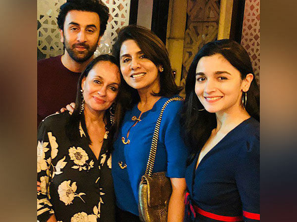 Neetu Kapoor sends warm birthday wishes to her 'Samdhan' Soni Razdan