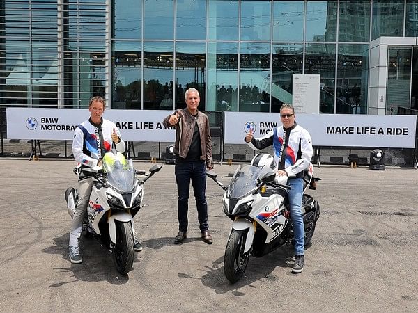 Racing attitude takes lead: The BMW G 310 RR clocks 1,000 customer deliveries within 100 days