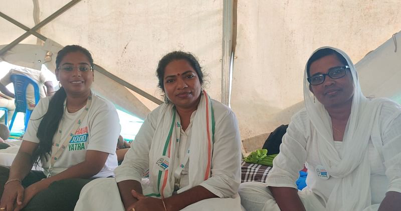 NSUI secretary Anulekha (left) with fellow yatris | Sandhya Verma | ThePrint 
