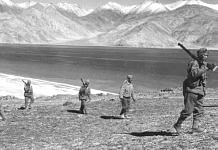 Indian soldiers on patrol during 1962 Sino-Indian war | Commons
