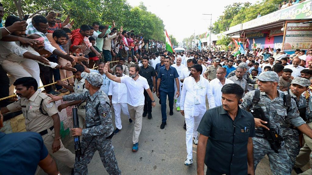 Rahul Gandhi leads Congress's Bharat Jodo Yatra in Kurnool Thursday | ANI
