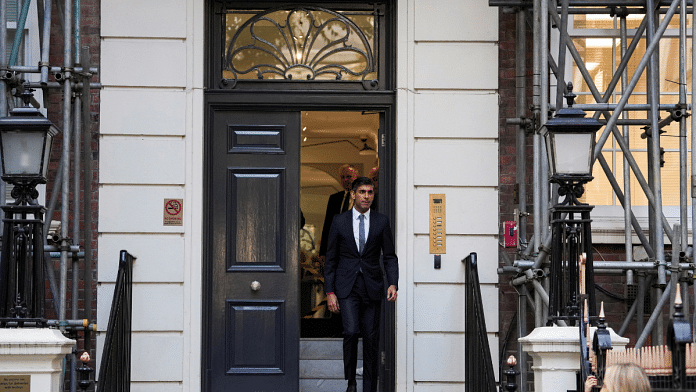 Rishi Sunak walks outside the Conservative Campaign Headquarters, in London, Britain October 24, 2022 | Reuters/Maja Smiejkowska