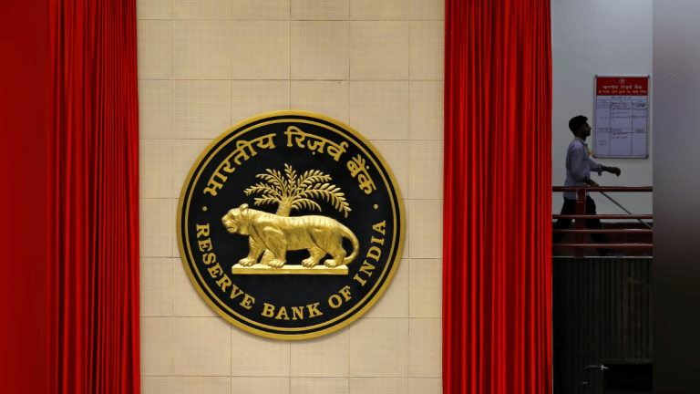 To curb rupee’s decline, RBI asks local banks to not build positions in offshore markets