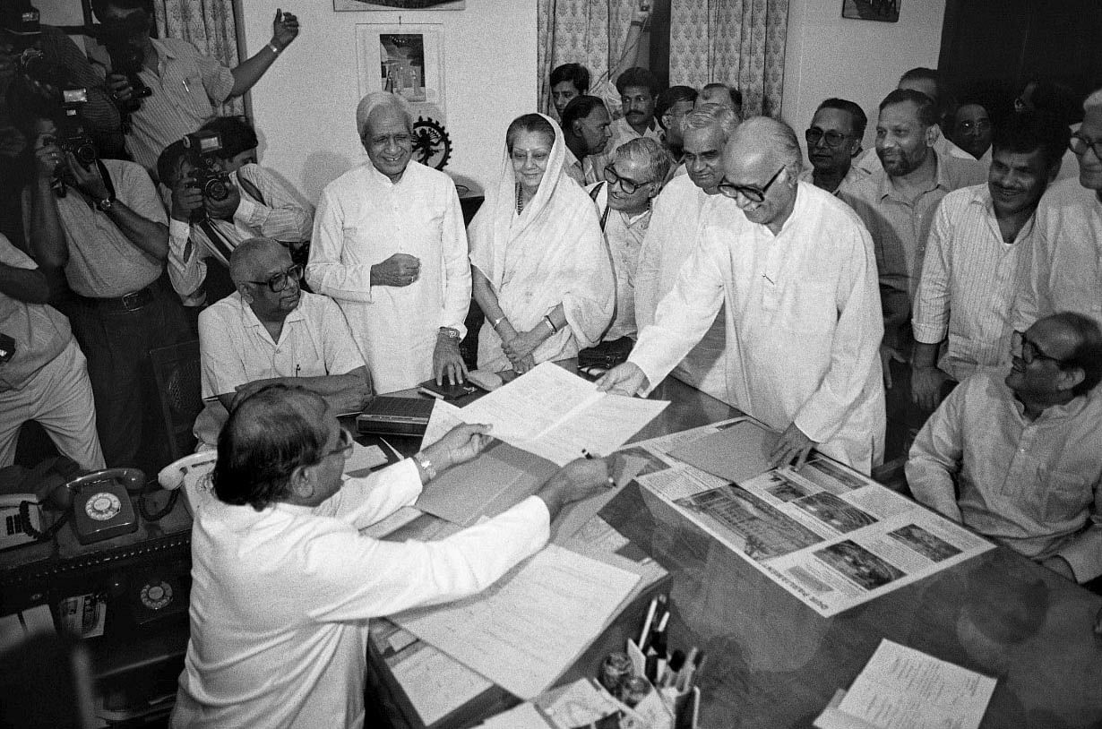 L.K. Advani hands over the nomination papers of presidential candidate K.R. Narayanan in 1992 | Photo: Praveen Jain | ThePrint