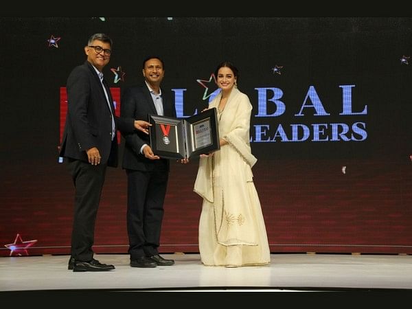 Kshitij Jain and Manish Jindal wins ET Global Indian Leaders Awards 2022 for Excellence in Accounting Outsourcing and Entrepreneurship