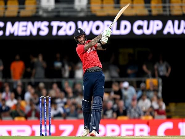 T20 WC: Buttler, Hales fifties guide England to 179/6 in must-win match against New Zealand