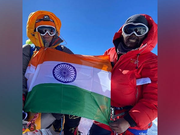 Baljeet Kaur Indian Mountaineer break the record by completing the true summit of the eighth-highest peak in the World Mount Manaslu 8163M without Oxygen