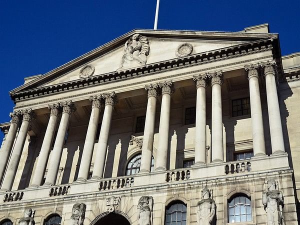 Bank of England raises bank rate, the highest in 30 years, to combat inflation