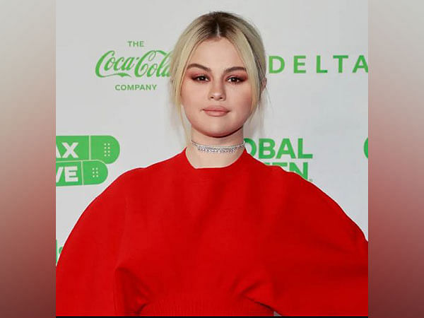Selena Gomez speaks about her wardrobe malfunction at Emmys 2022