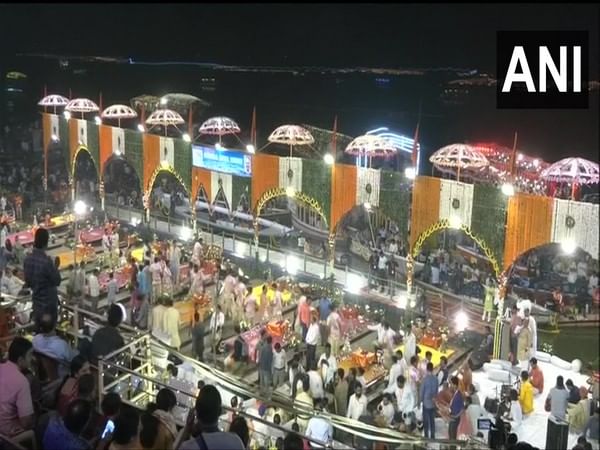 Dev Deepawali celebrated with grandeur in Varanasi