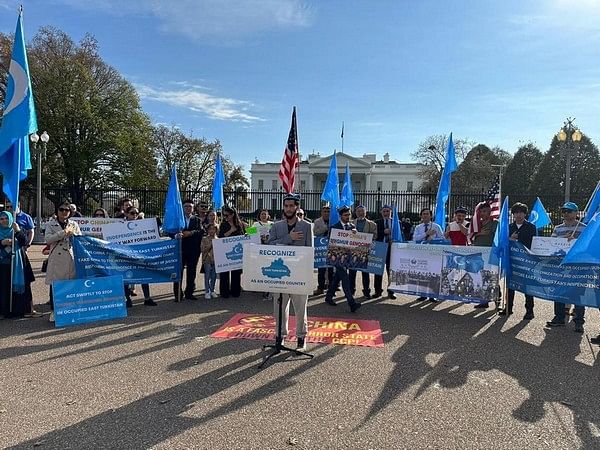 Turkic minorities in US celebrate East Turkistan's independence day, protest against Chinese oppression