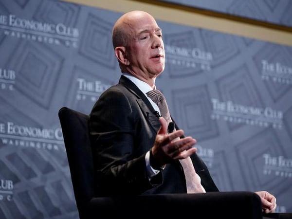 Jeff Bezos anounces plans to give away majority of his wealth to charitable causes