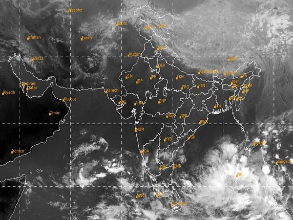 Low pressure area over Southeast Bay of Bengal likely to turn into depression