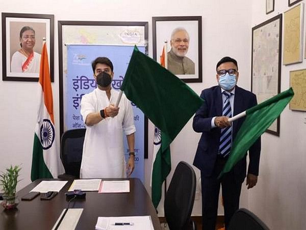 Scindia inaugurates direct flight from Mumbai to Gwalior 