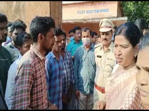 Andhra Home Minister meets families of deceased in Kondagudem fire incident, assures govt support