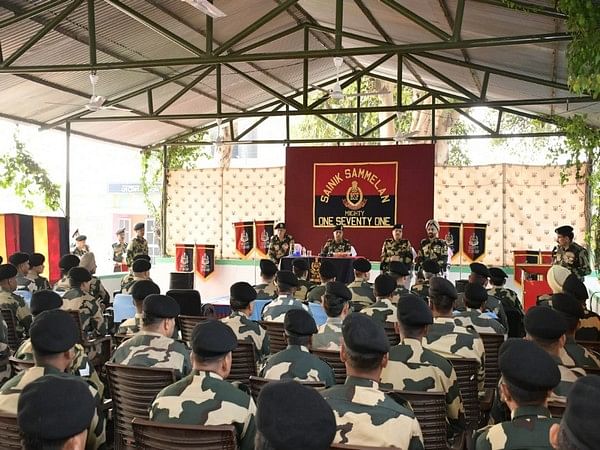 ADG BSF visits Jammu Frontier International border, reviews security situations