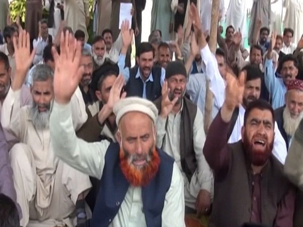 pwd-engineers-in-gilgit-baltistan-protest-against-discrimination