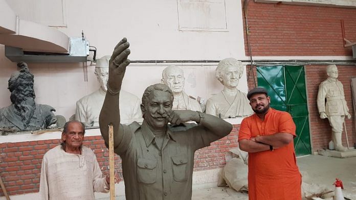 Sculptor Ram V. Sutra and Dilip Singh Judeo's son Prabal Singh Judev with the statue that will be unveiled Monday | By special arrangement | ThePrint