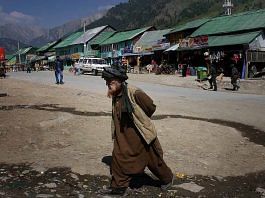 File image of a man walking in Kashmir (Representational image) | Commons