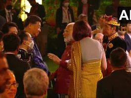 PM Narendra Modi meets Chinese President Xi Jinping at G20 dinner hosted by Indonesian President Joko Widodo in Bali, Indonesia, on 15 November 2022 | Source: Reuters via Twitter/@ANI