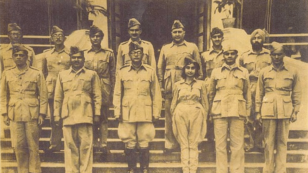 Netaji Subhas Chandra Bose (in the middle) and members of the Azad Hind Fauj | Wikimedia Commons