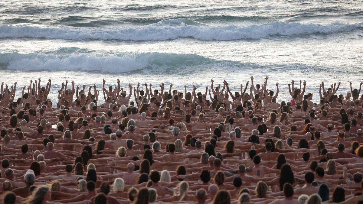 Thousands of Australians strip for Tunick cancer awareness photo shoot