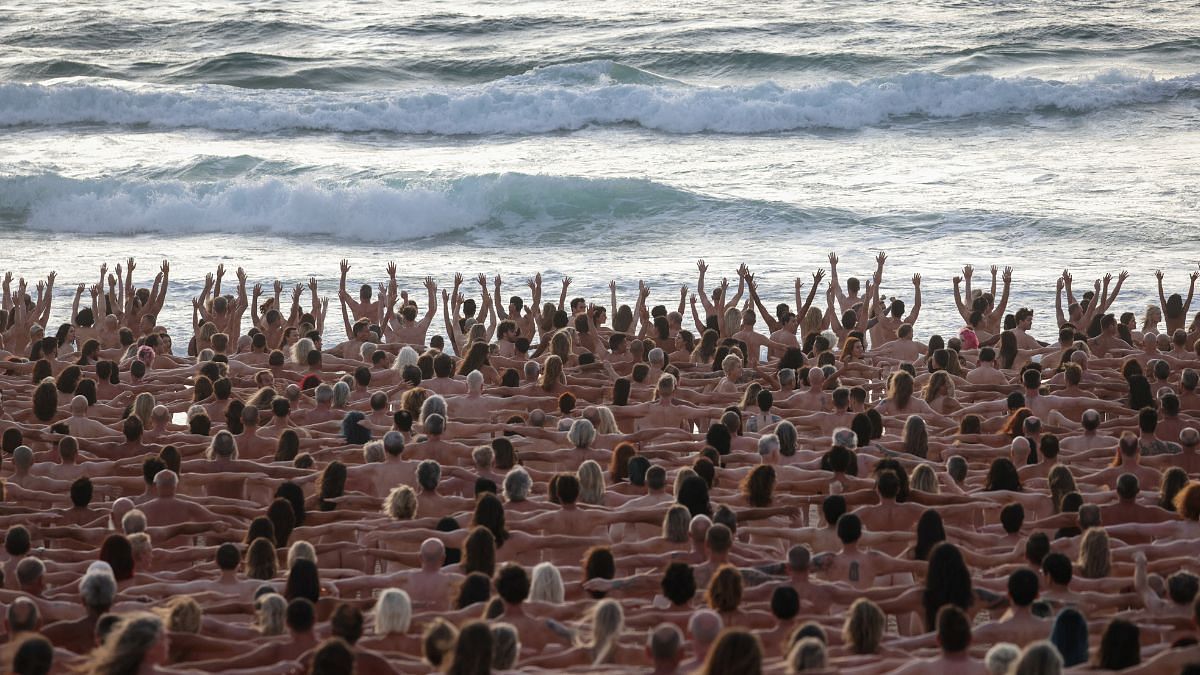 Untitled design (28) Thousands of Australians strip for Tunick cancer awareness photo shoot