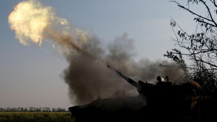 File photo of Ukrainian servicemen fire a self-propelled howitzer toward Russian positions, amid Russia's attack on Ukraine, 2 November, 2022 | Reuters