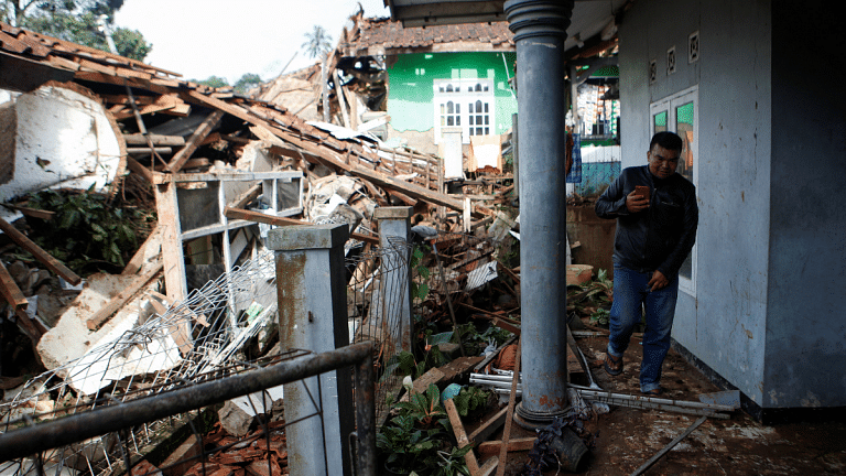 Indonesia earthquake toll rises to 252, many children among dead as schools collapsed