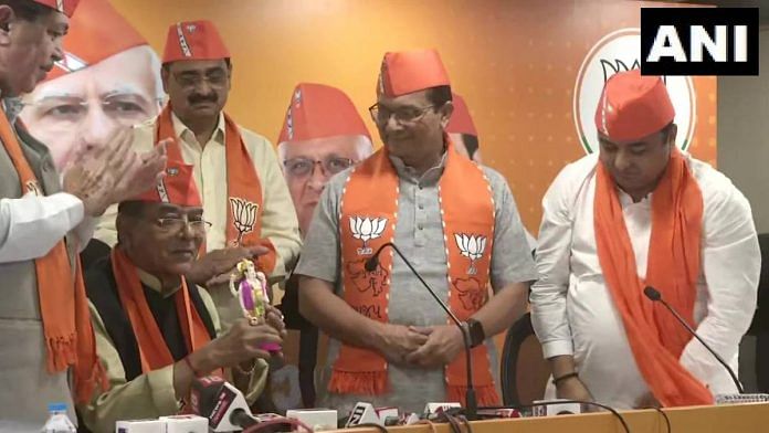 Mohansinh Rathwa joining the BJP | Twitter | @ANI