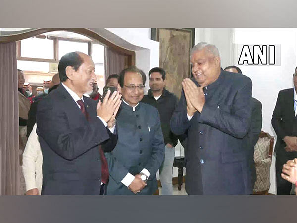 V-P Jagdeep Dhankhar Meets Nagaland CM Neiphiu Rio During His Visit To ...