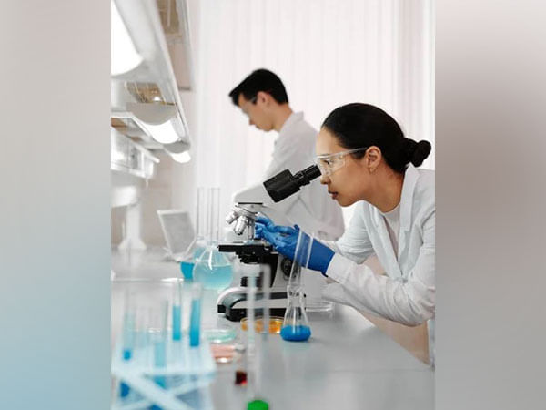 Researchers reveal new insights into novel HIV vaccine strategy