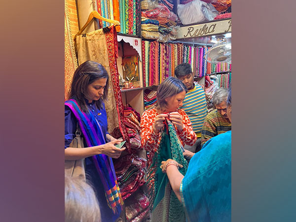 German Foreign Minister shops at Chandni Chowk, uses Paytm for payment