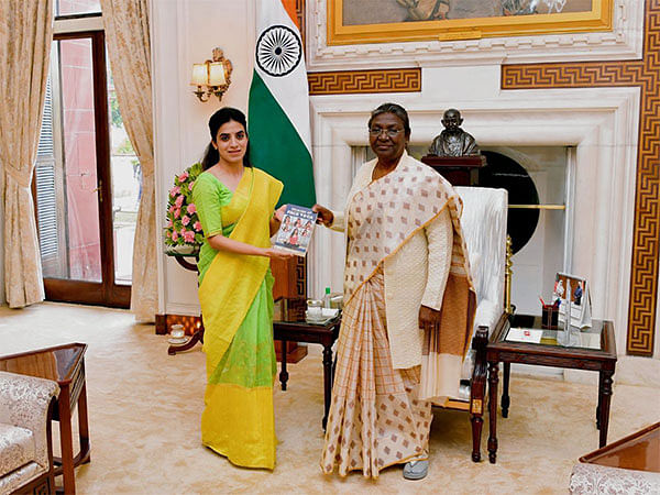 Mansi Gulati's Book Miracles of Face Yoga receives praise from President of India