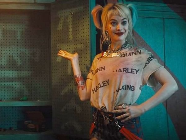 Margot Robbie Reveals She Wants Harley Quinn Poison Ivy Romance In Dceu